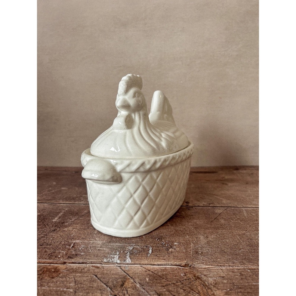 Vintage Ceramic White Chicken Sugar Bowl Nesting Hen - Farmhouse Kitchen - Picture 5 of 10